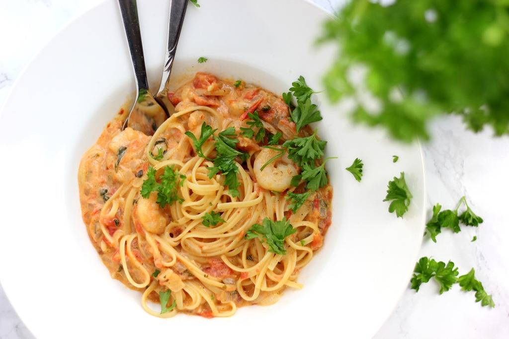 pittige pasta met romige saus (62K)